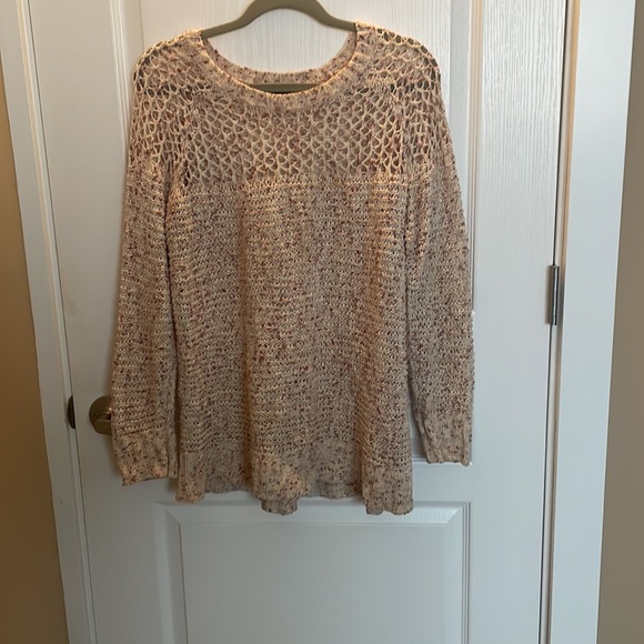 Torrid - pink and cream crochet top - Picture 2 of 8